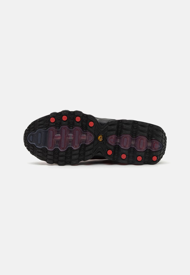 Nike Air Max Dn8, ici présentée dans son coloris iconique "Bred" (Black/Gym Red/Bright Crimson).