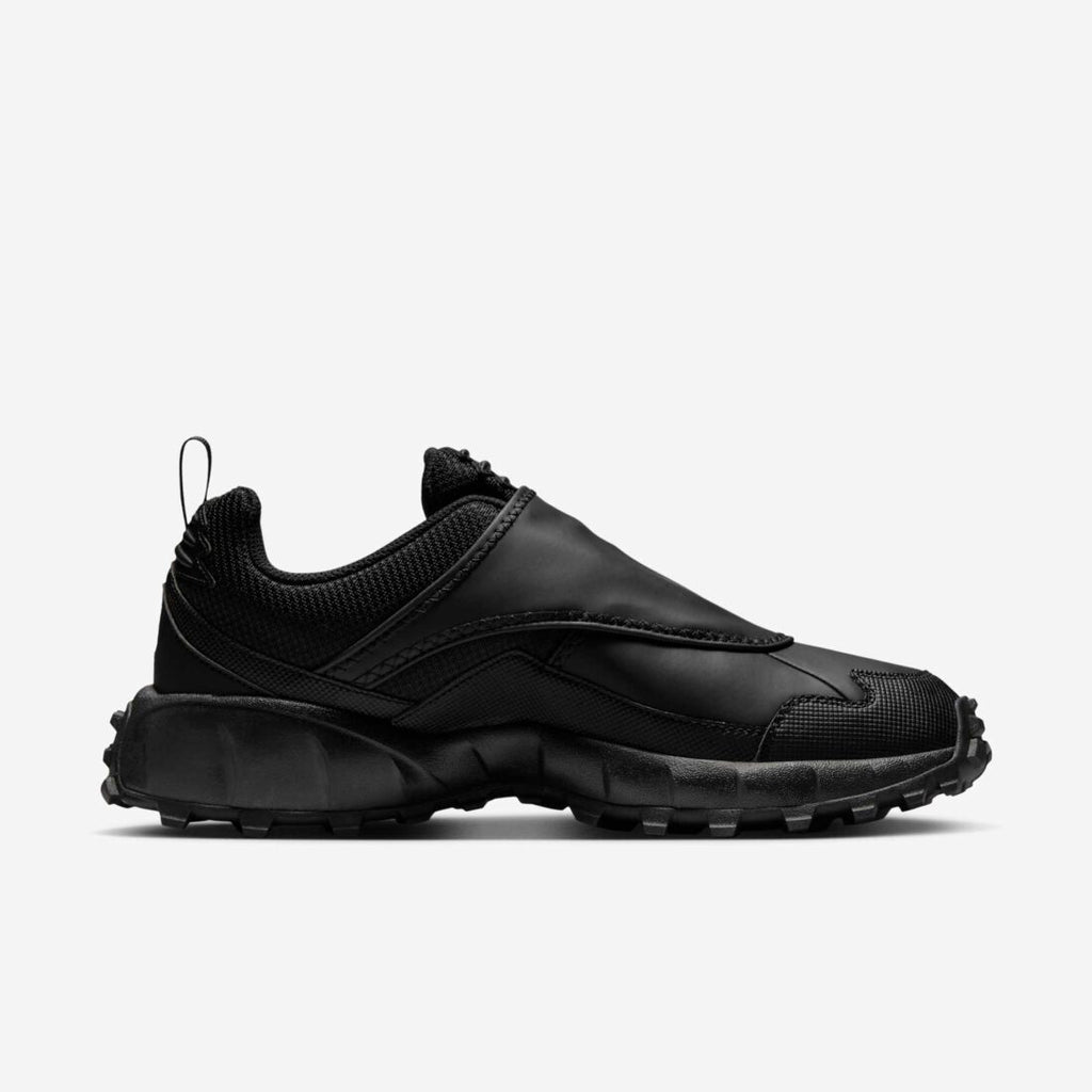 Nike ACG Phassad "Triple Black"Initialement commercialisé en 2003, ce modèle de trail running emblématique fait son grand retour