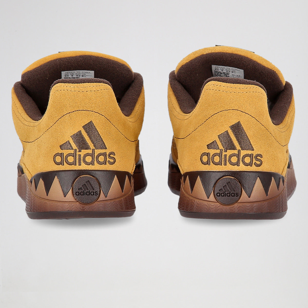 adidas Adimatic dans son coloris jaune moutarde et marron fonce (Mesa / Brown