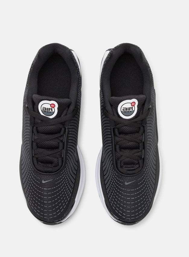 Nike Air Max Dn dans son coloris classique Panda (Black / White / Cool Grey / Pure Platinum).