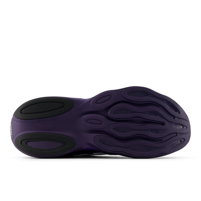 New Balance Ellipse V1 dans son coloris vibrant Boysenberry / Electric Indigo
