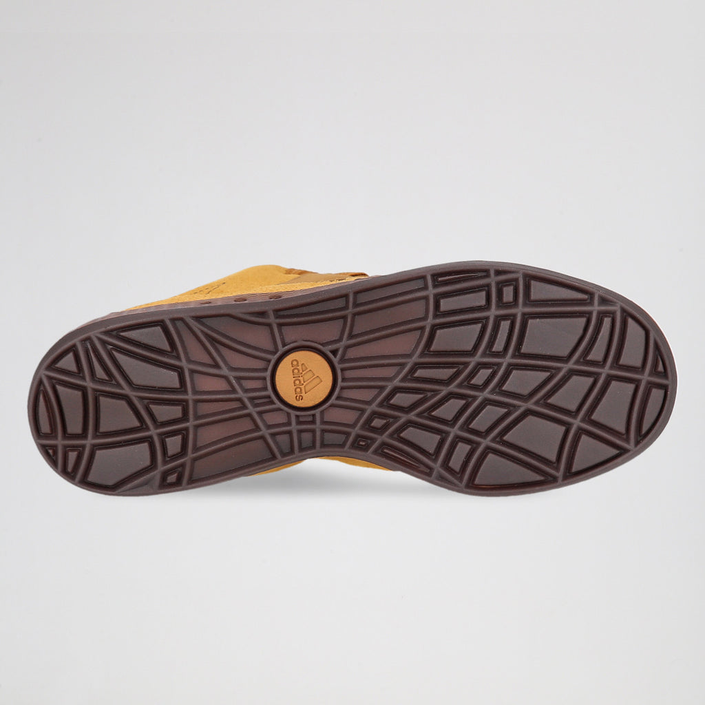adidas Adimatic dans son coloris jaune moutarde et marron fonce (Mesa / Brown