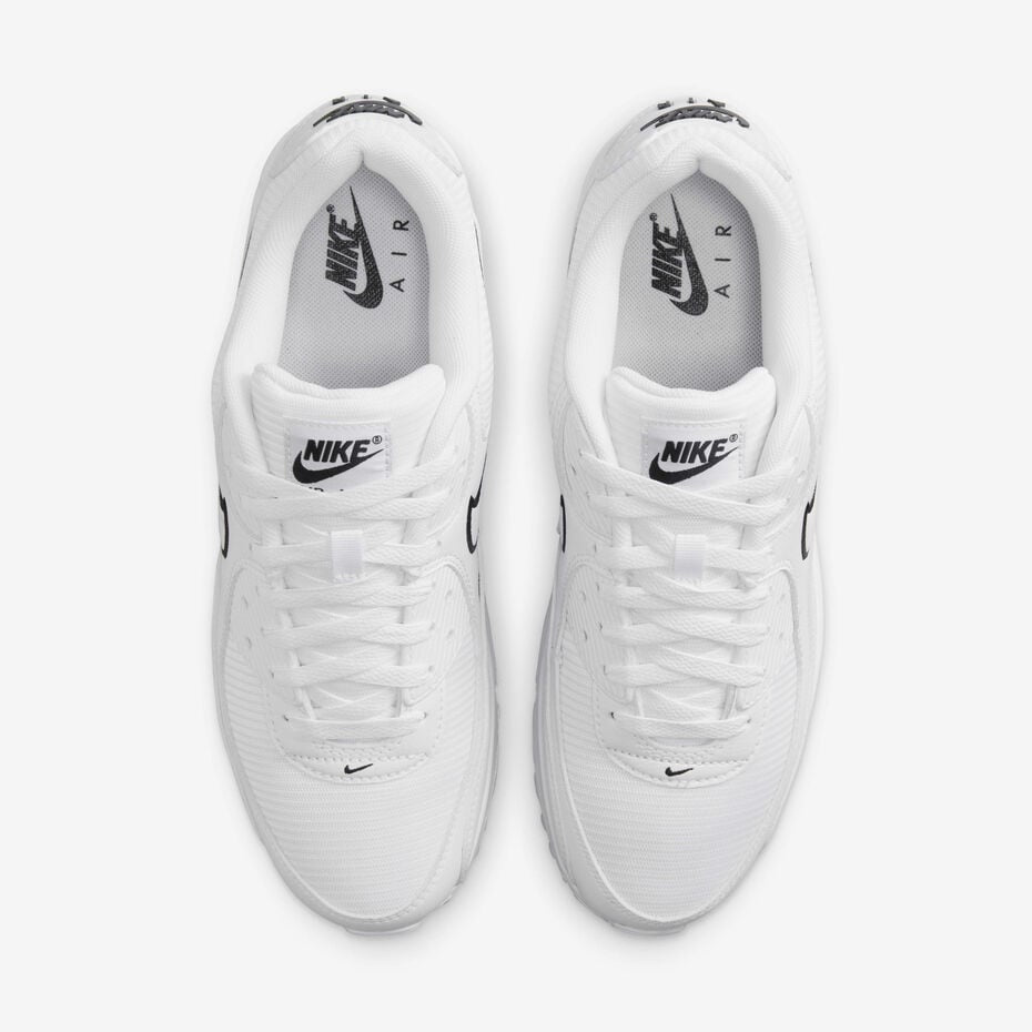 Nike Air Max 90 dans le coloris White / Black Outlined Swoosh