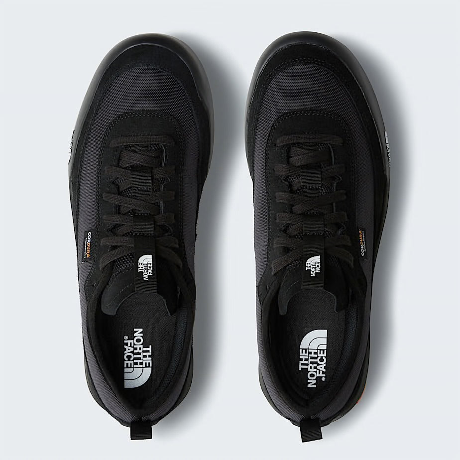 The North Face, proposé ici dans son coloris classique TNF Black /Conçue avec un tissu haut de gamme Cordura ultra-résistant aux abrasions et aux déchirures