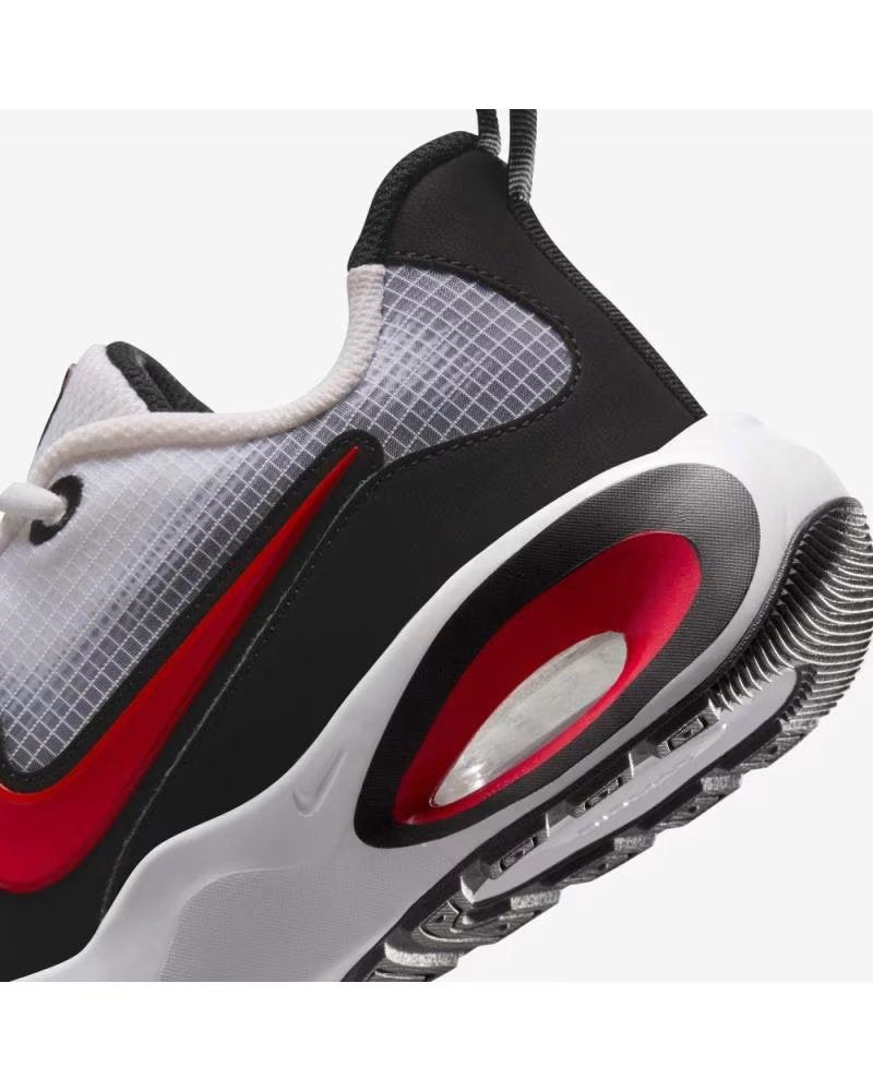 Nike Air Max Nova caractérisées par leur amorti Max Air ovale distinctif sur la semelle épaisse.