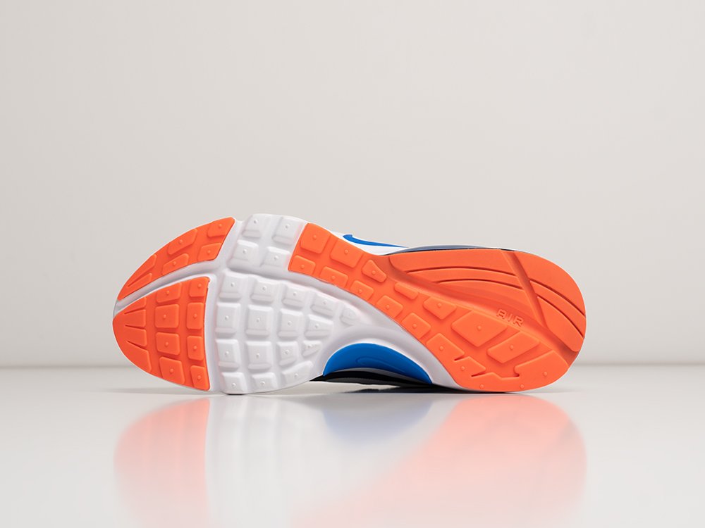 Nike Air Presto Max.Caractéristiques du modèleCe modèle au style sportif associe plusieurs éléments esthétiques caractéristiques :
