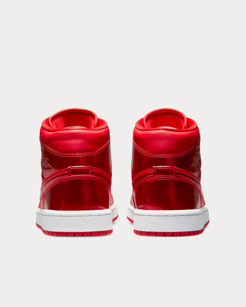 Air Jordan 1 SE Mid
Accéder au site ›
University Red Pomegranate