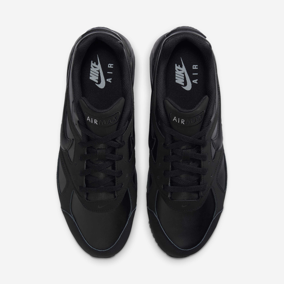 la Nike Air Max IVO Leather (ou LTR) dans son coloris intégral Triple Black