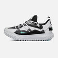 Nike ACG Mountain Fly Low SE dans son coloris « White Black / Anthracite / Grey Fog »
