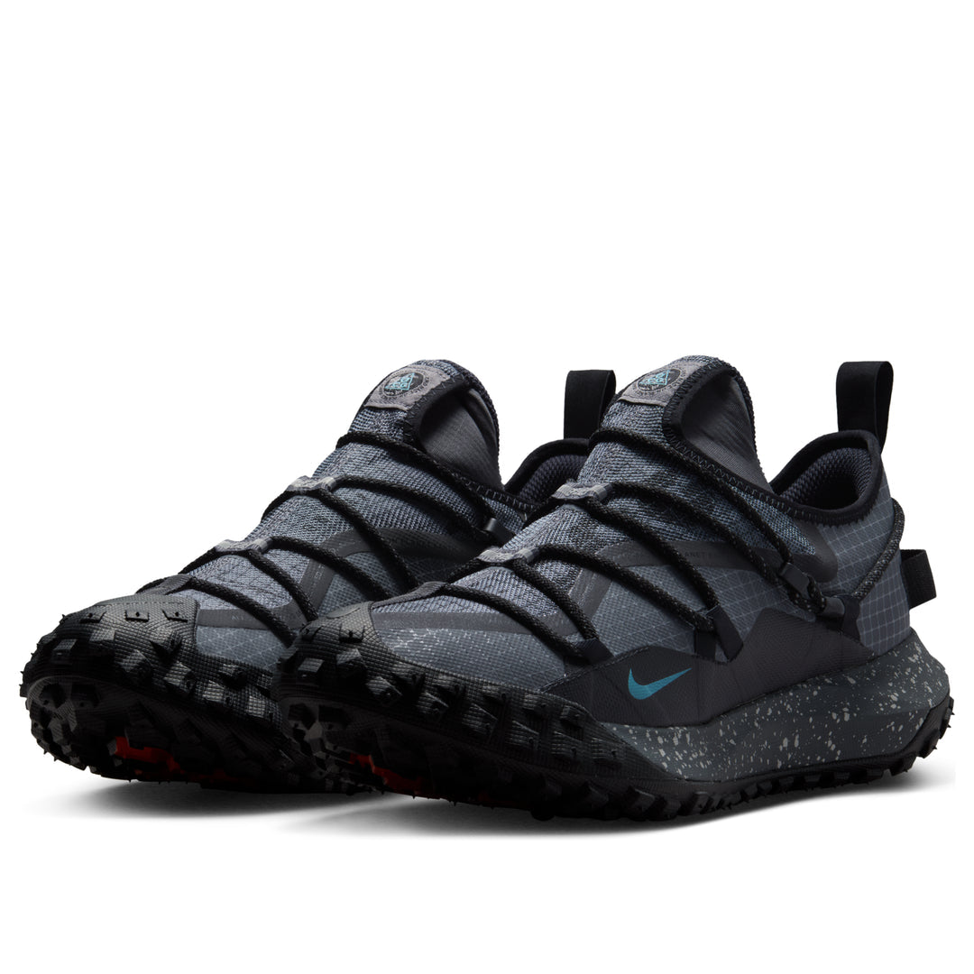 Nike ACG Mountain Fly Low GORE-TEX SE dans le coloris Dark Grey / Black / Teal
