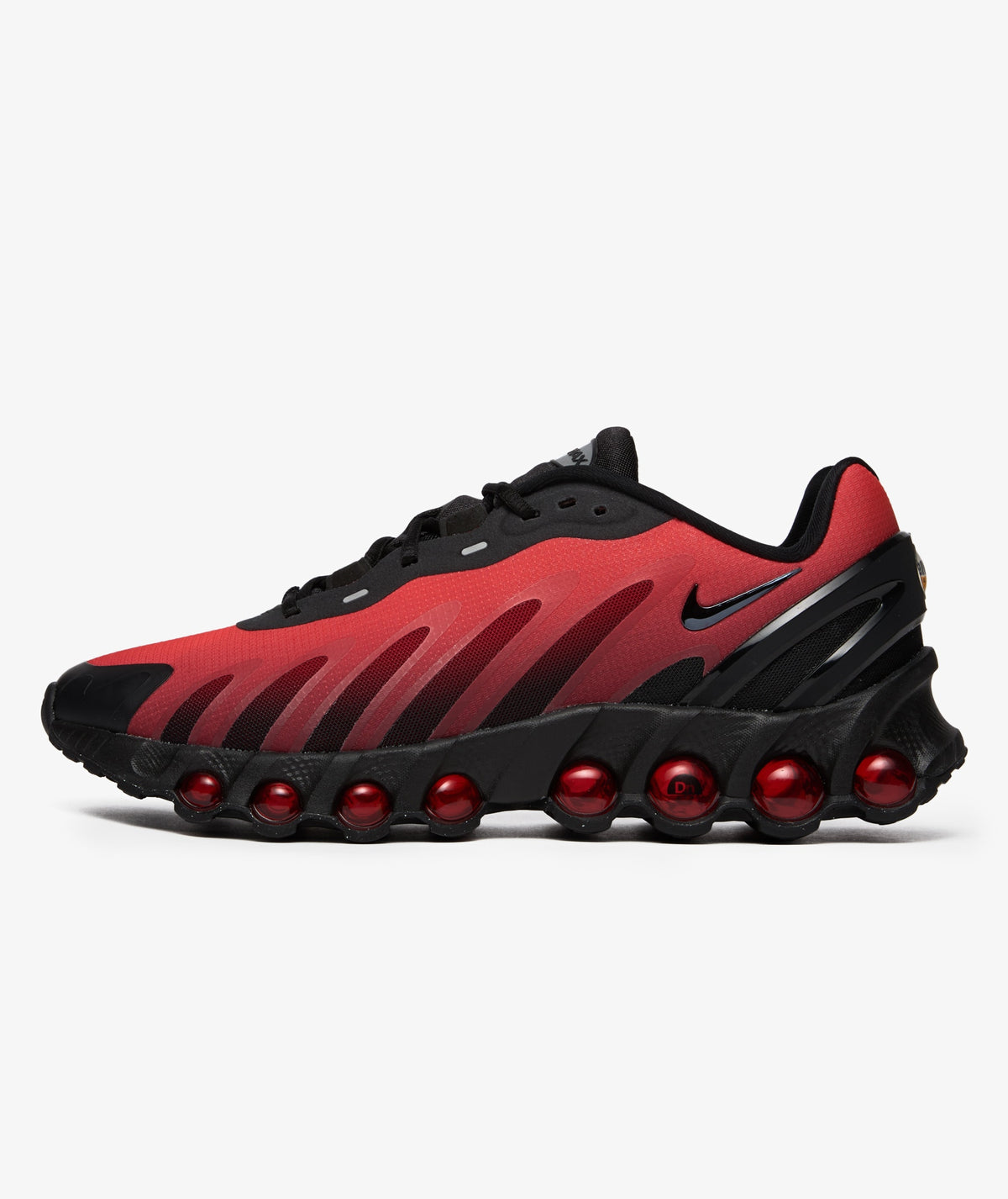 Nike Air Max Dn8, ici présentée dans son coloris iconique "Bred" (Black/Gym Red/Bright Crimson).