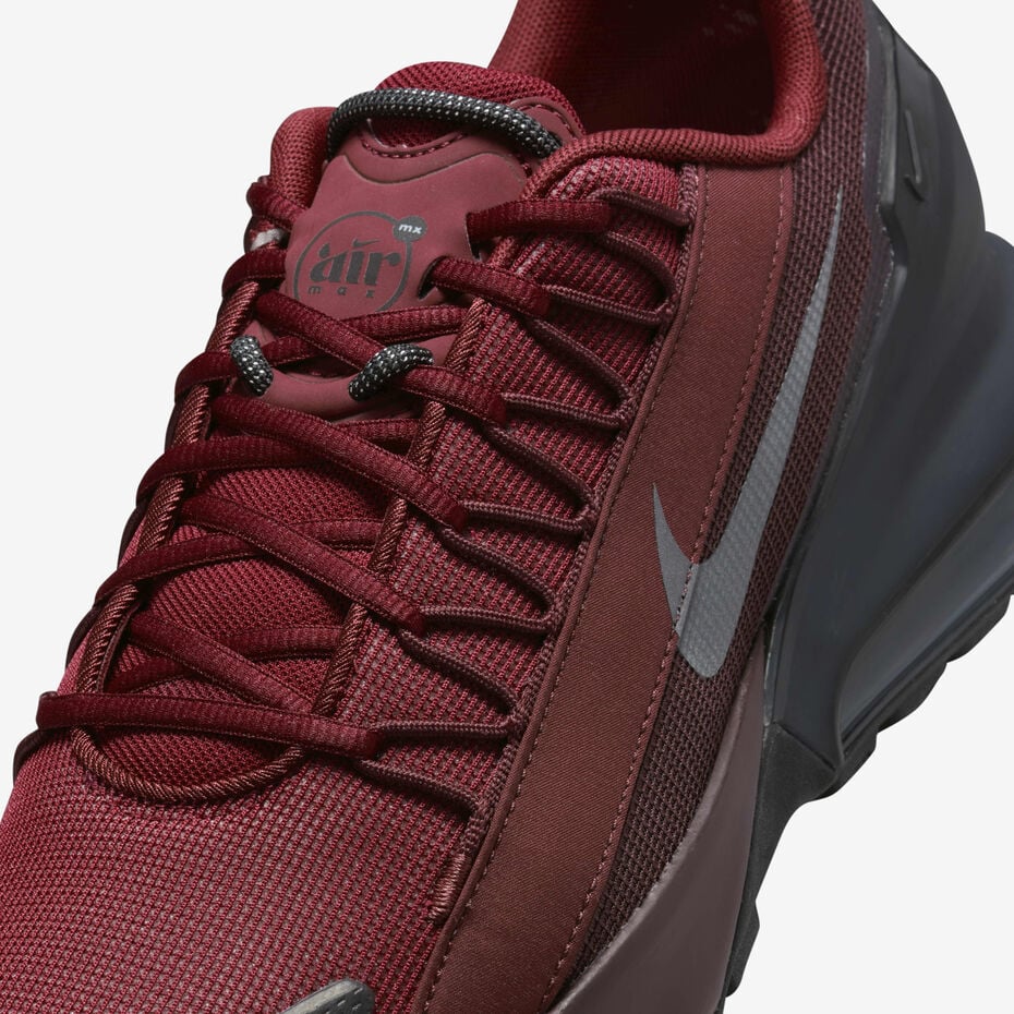 Nike Air Max Pulse Roam en coloris bordeaux (Dragon Red/Burgundy Crush), référence
