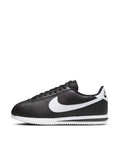 Nike Cortez dans son coloris classique noir et blanc