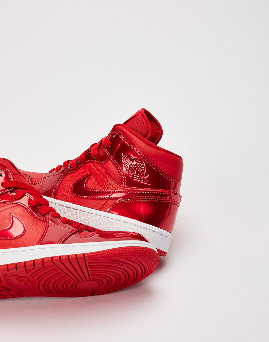 Air Jordan 1 SE Mid
Accéder au site ›
University Red Pomegranate