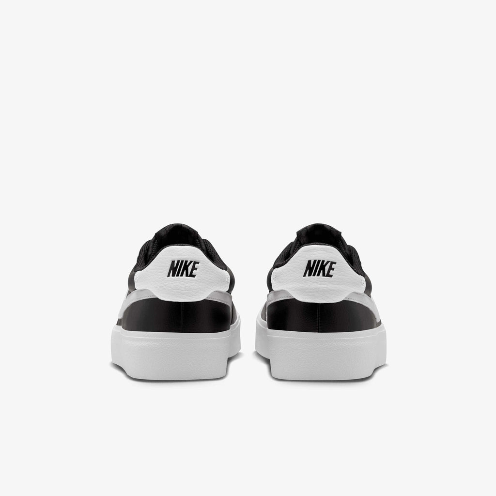 basket Nike Court Shot dans son coloris classique Noir/Blanc
