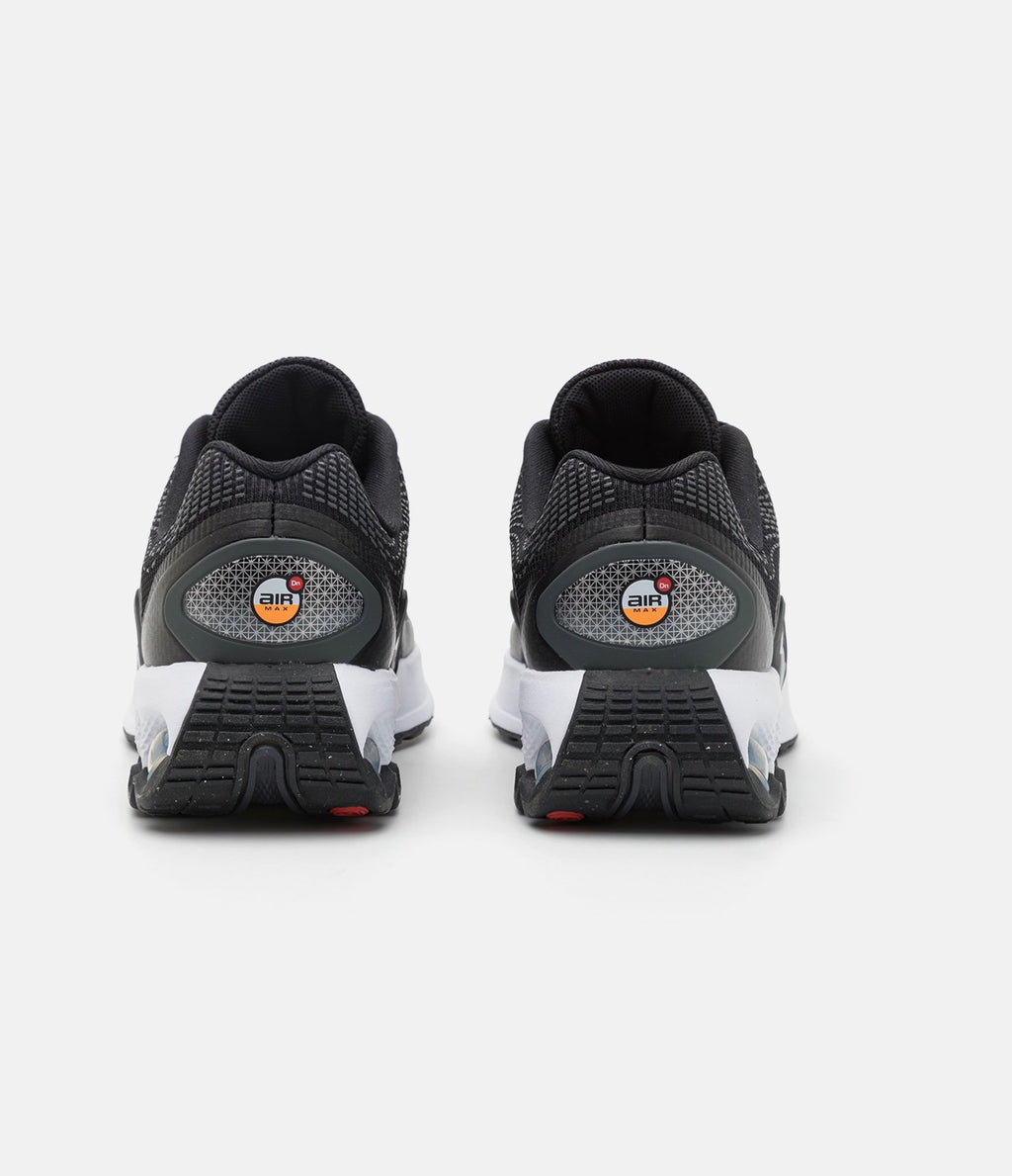 Nike Air Max Dn dans son coloris classique Panda (Black / White / Cool Grey / Pure Platinum).
