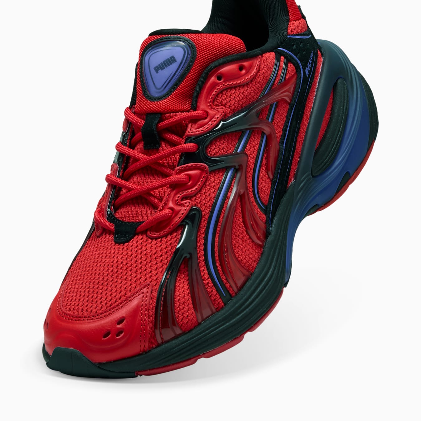 Puma Inverse Rev (référence style 402380-01), décliné dans le coloris PUMA Red / Dark Amethyst / PUMA Black