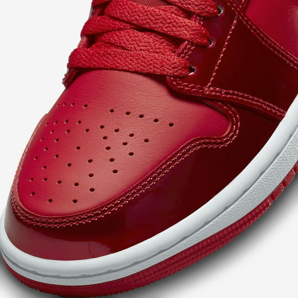 Air Jordan 1 SE Mid
Accéder au site ›
University Red Pomegranate