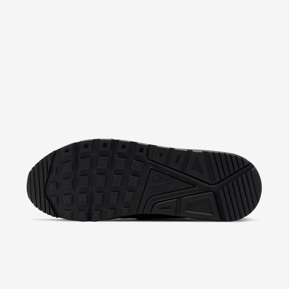 la Nike Air Max IVO Leather (ou LTR) dans son coloris intégral Triple Black