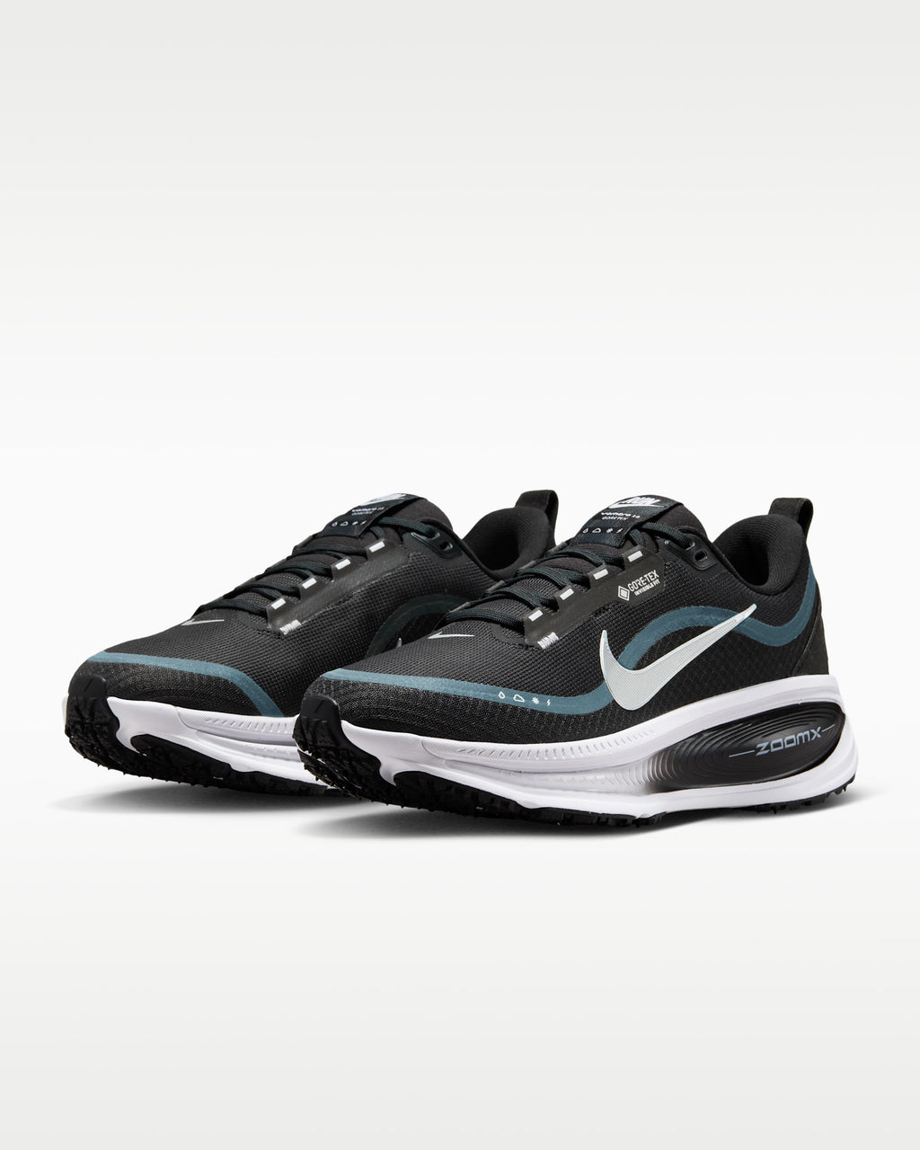 running Nike Vomero 18 GORE-TEX. Conçue avec une membrane en GORE-TEX pour garder les pieds au sec sous la pluie.