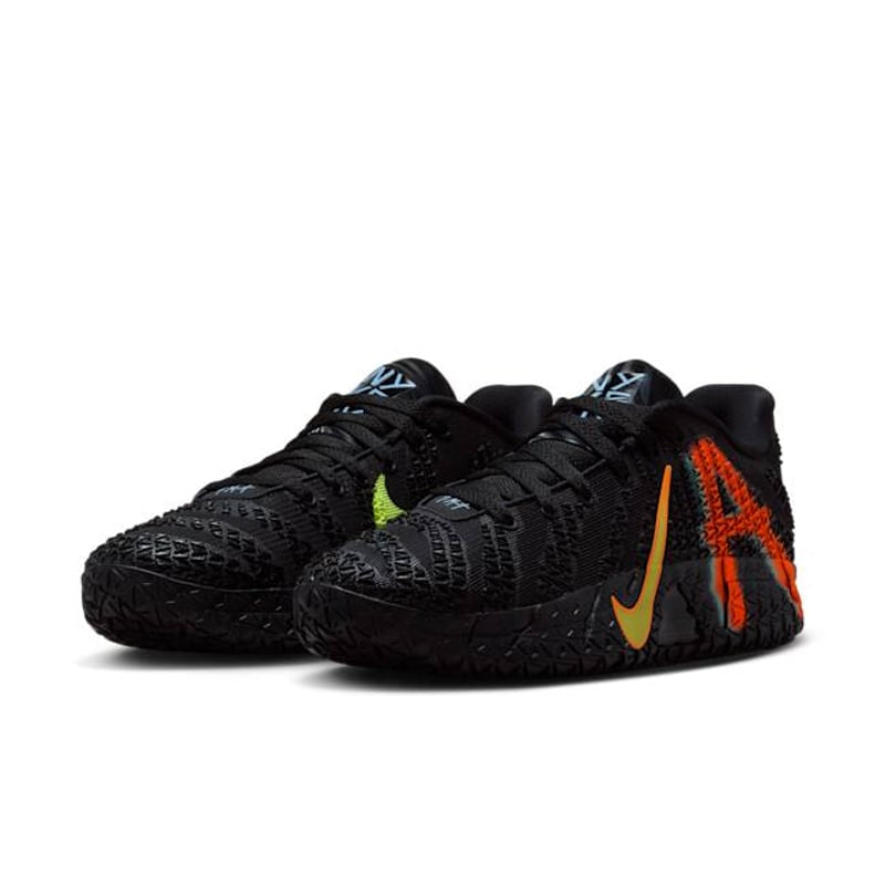 Nike Ja 3 "NY vs. NY" (code style : IM0464-001), la troisième chaussure signature du meneur de jeu de la NBA Ja Morant.