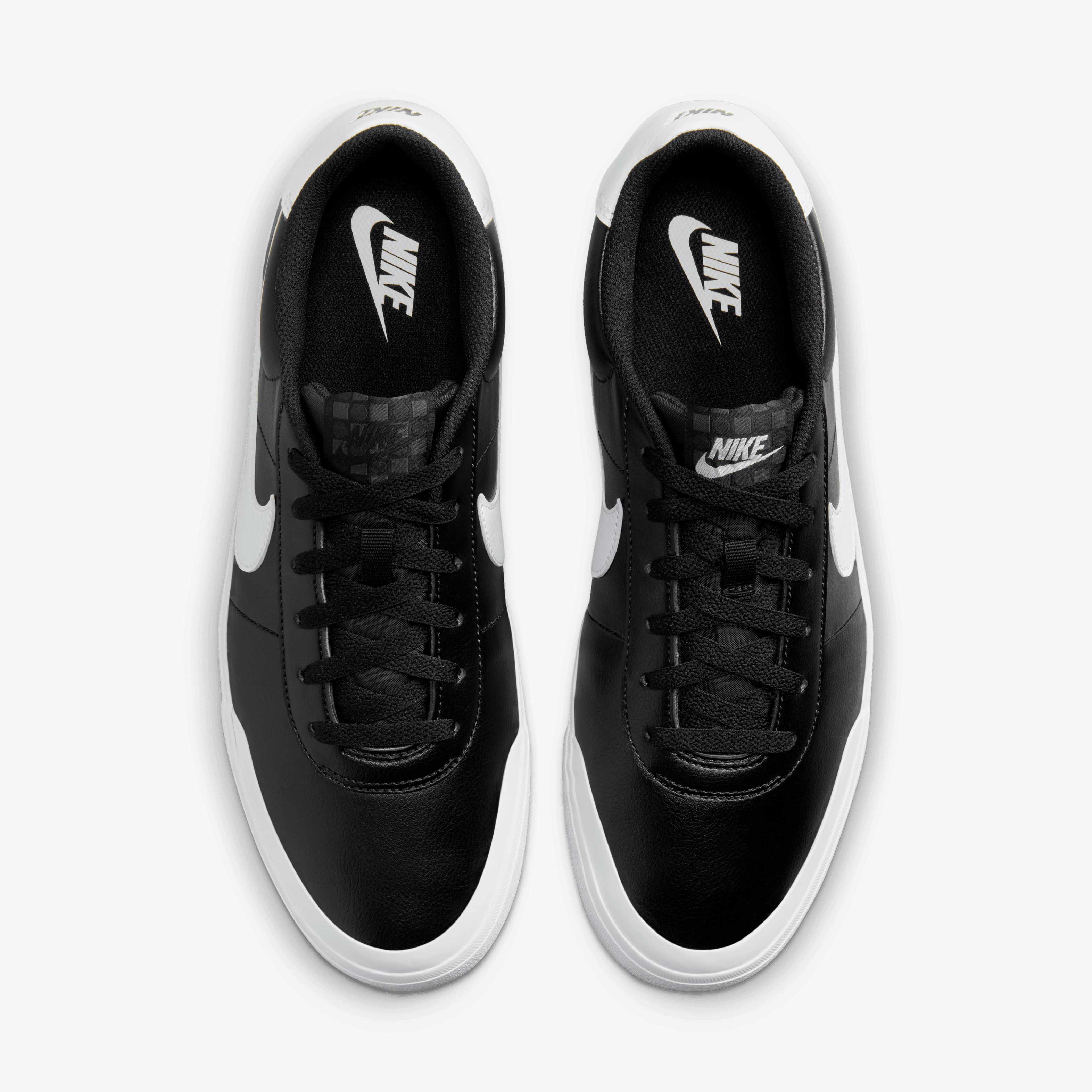 basket Nike Court Shot dans son coloris classique Noir/Blanc