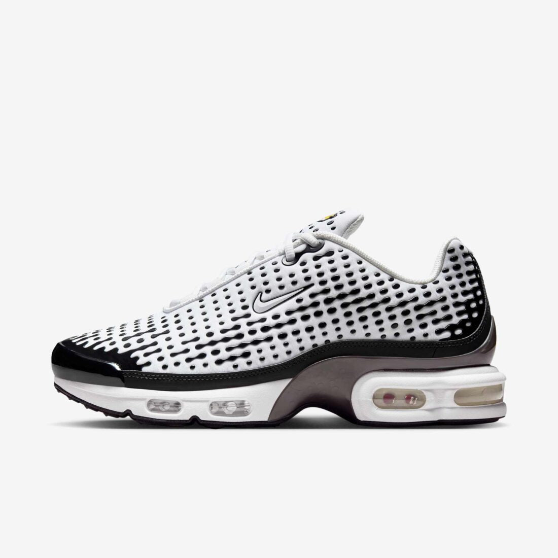 Nike Air Max Plus VII, repérables à leur motif de points noirs sur fond blanc
