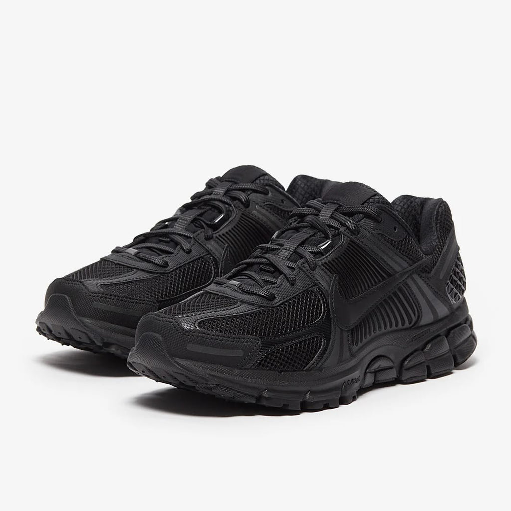 Nike Zoom Vomero 5 "Triple Black"