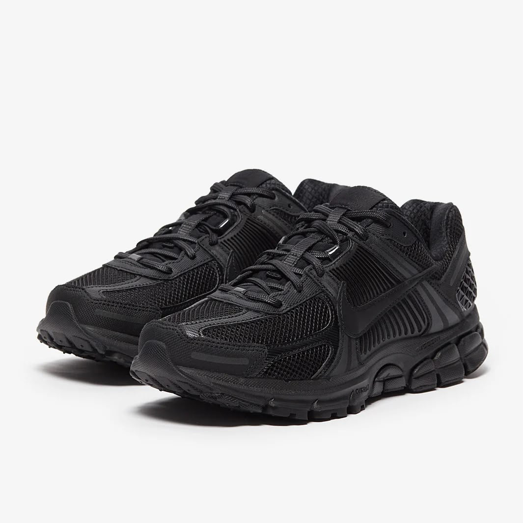 Nike Zoom Vomero 5 "Triple Black"