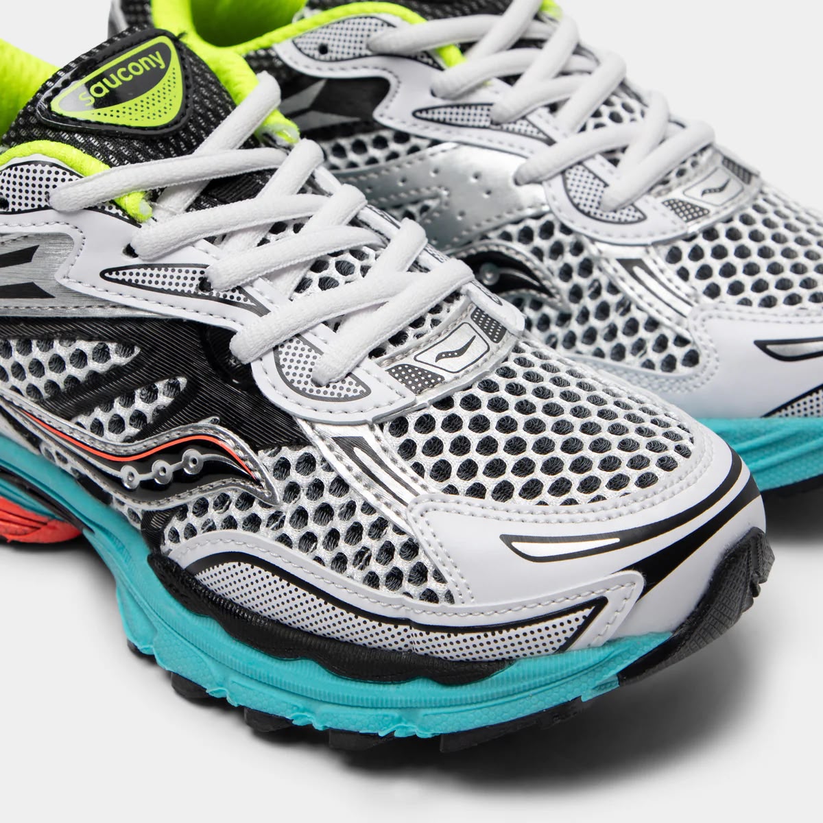 Saucony ProGrid Omni 9 "Silver Mutant"