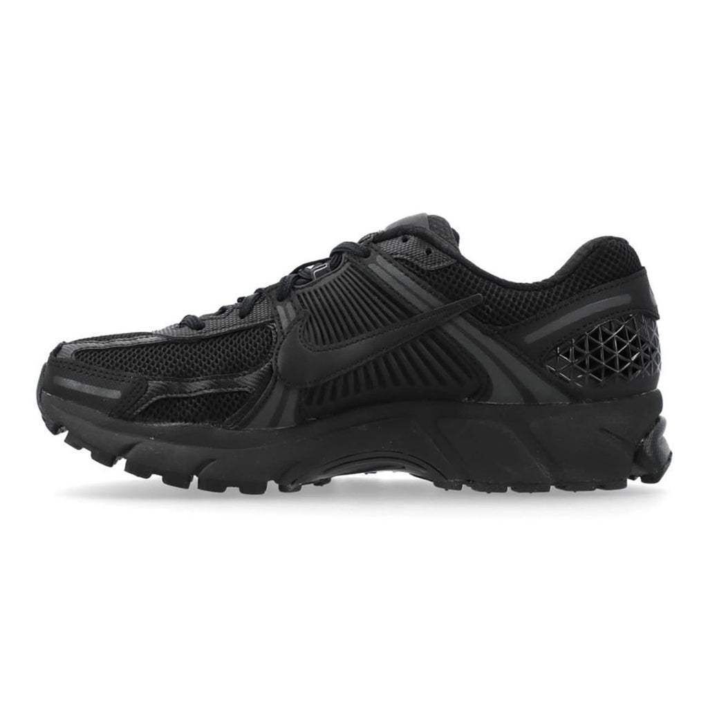 Nike Zoom Vomero 5 "Triple Black"