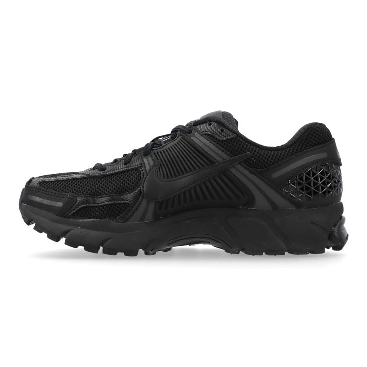 Nike Zoom Vomero 5 "Triple Black"