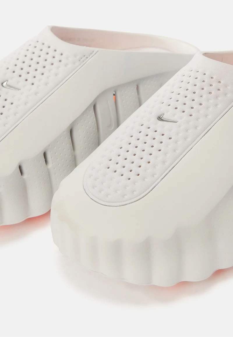 Nike Mind 001 WMNS "Light Smoke Grey"